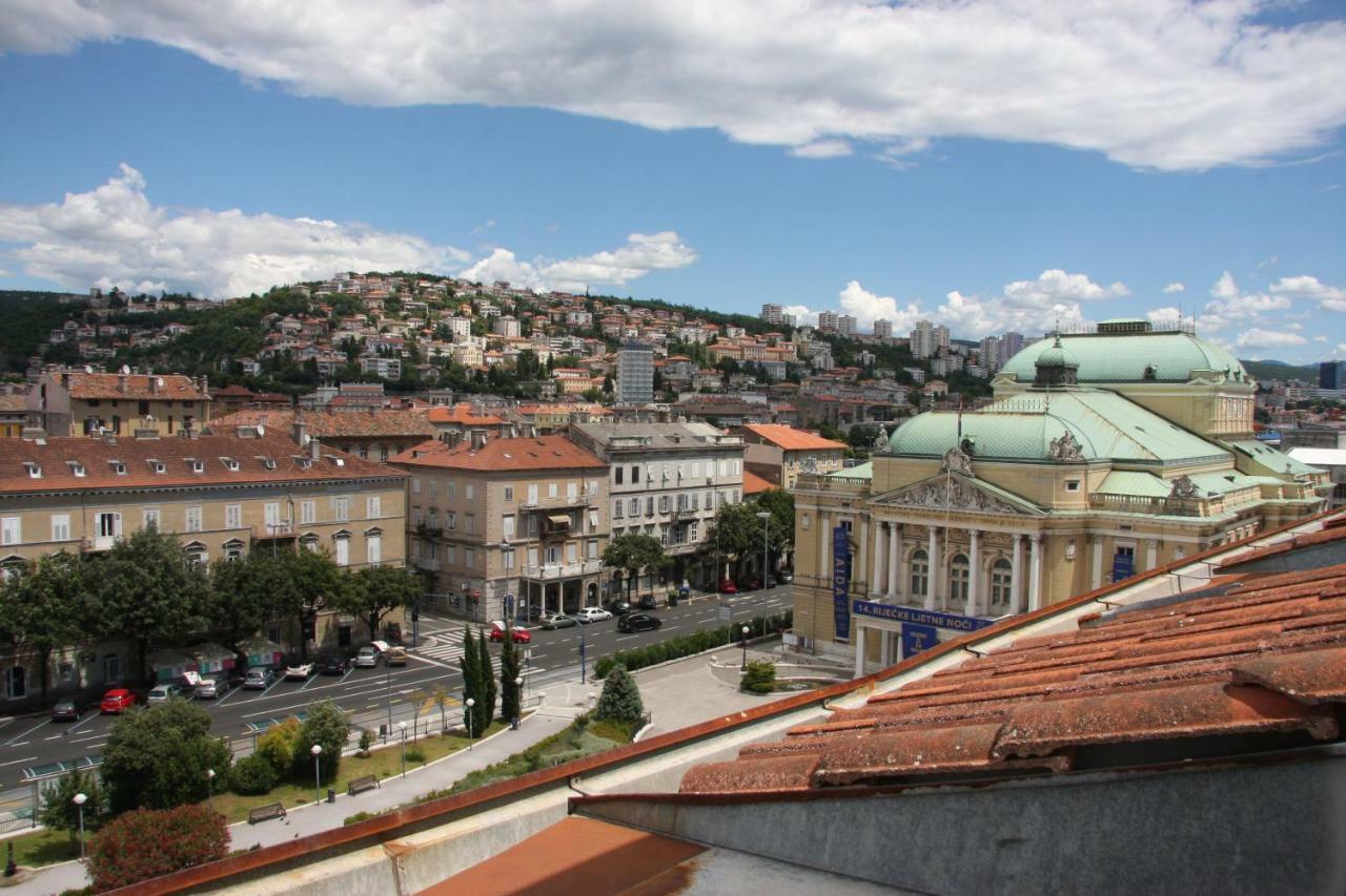 Apartment In City Center Rijeka Exterior photo